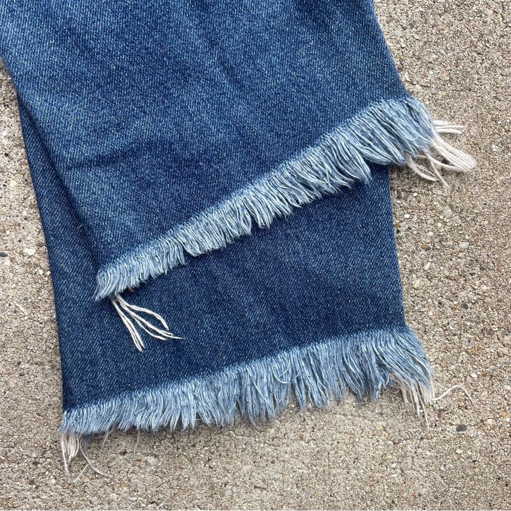 Hidden High Rise Distressed Cropped Jeans Size 28 - Picture 6 of 6